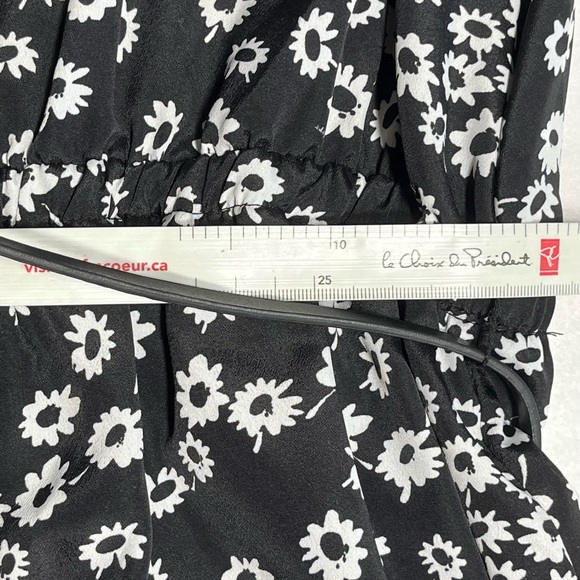 Black and white BeBop dress with pretty flowers and black belt very pretty dress - Picture 9 of 9